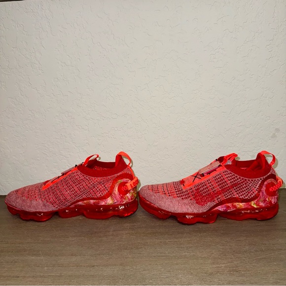 Nike Men’s Air VaporMax 2020 Flyknit, Team Red/Flash Crimson/Gym Red, Size 10.5 - Picture 5 of 13